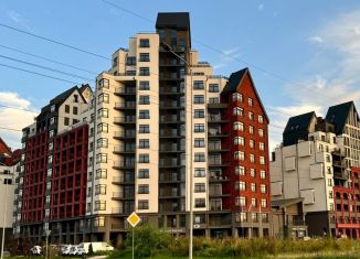 Продам 1-ком. квартиру, 76 м2, Калининградская область, улица Молодой Гвардии, 34к4