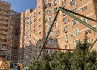 Продам 3-ком. квартиру, 100.8 м2, Новороссийск, улица Лейтенанта Шмидта, 39