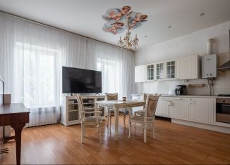 Продам 4-комнатную квартиру, 106 м2, Санкт-Петербург, метро Чкаловская, улица Красного Курсанта, 9А