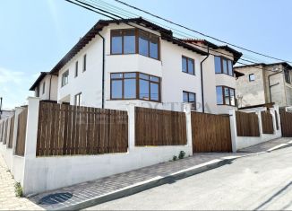 Продам дом, 300 м2, Геленджик, улица Куропятникова, 11