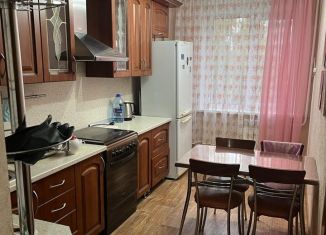 Сдаю 3-ком. квартиру, 70 м2, Нижнекамск, Студенческая улица, 10Б