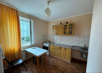 Продажа 1-ком. квартиры, 37 м2, Курская область, проспект Вячеслава Клыкова, 56