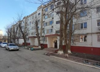 Продажа 2-комнатной квартиры, 54 м2, Элиста, 4-й микрорайон, 35