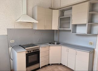 Продам 2-ком. квартиру, 59 м2, Челябинск, Байкальская улица, 31