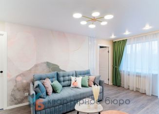 Продается трехкомнатная квартира, 50 м2, Омск, улица Попова, 9, Советский округ