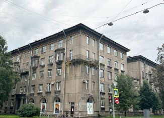 Продам 2-ком. квартиру, 55 м2, Санкт-Петербург, Благодатная улица, 53