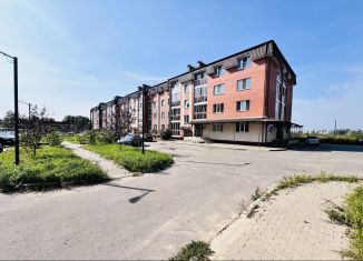 Продам 3-ком. квартиру, 67 м2, посёлок Карачиха, ЖК Сирень, Сиреневая улица, 1