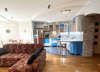 Сдается в аренду двухкомнатная квартира, 114.7 м2, Брянск