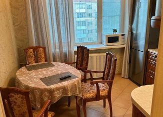 Аренда 5-ком. квартиры, 70 м2, Смоленская область, улица Дохтурова, 27