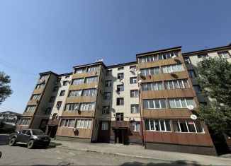 Сдам в аренду 3-комнатную квартиру, 60 м2, Грозный, улица У.А. Садаева, 2, 1-й микрорайон