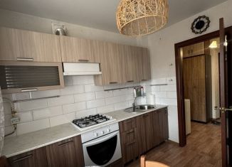 Продается 2-ком. квартира, 55 м2, Энгельс, Одесская улица, 83