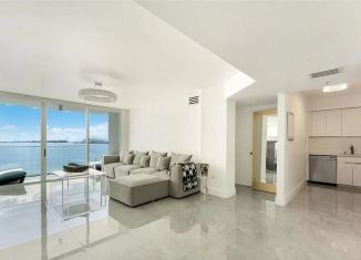 Продаю 1-ком. квартиру, 47 м2, посёлок городского типа Сириус, Голубая улица, 15