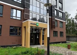 Продается 3-комнатная квартира, 71.2 м2, Екатеринбург, метро Чкаловская, улица 8 Марта, 204Д