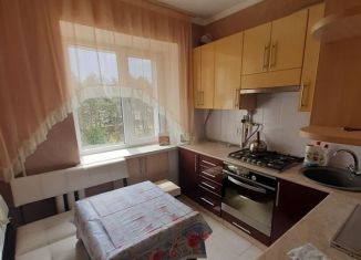 Продажа 2-ком. квартиры, 43 м2, Шебекино, улица Ленина, 33