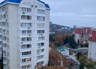 Продаю 2-ком. квартиру, 55 м2, Алушта, улица Богдана Хмельницкого, 11/3