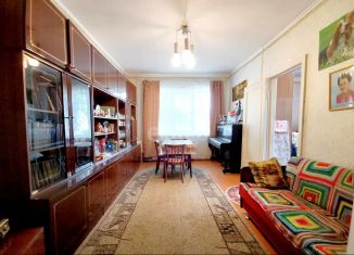 Продается трехкомнатная квартира, 65.5 м2, Новая Ладога, улица Суворова, 8