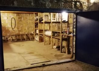 Продается гараж, 18 м2, посёлок городского типа Новоозёрное