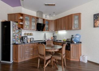 Продаю 2-ком. квартиру, 67.6 м2, Сыктывкар, Советская улица, 8, Центральный район