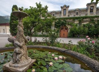 Продаю однокомнатную квартиру, 48 м2, поселок городского типа Массандра, улица Умельцев, 3