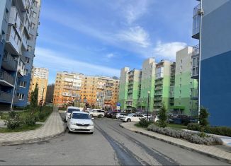 Продаю 1-ком. квартиру, 63 м2, село Раздольное