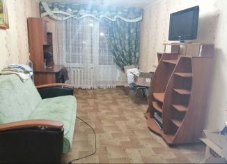 Сдаю в аренду трехкомнатную квартиру, 60 м2, Астраханская область, улица Советской Армии, 45