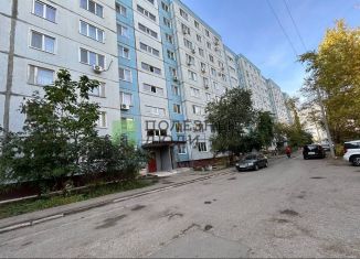 Продажа 3-ком. квартиры, 63 м2, Балаково, улица Набережная Леонова, 73