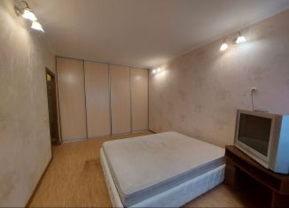 Продам 2-ком. квартиру, 55 м2, Красноярский край, проспект Курчатова, 56