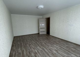 Сдаю в аренду однокомнатную квартиру, 50 м2, Салават, бульвар Салавата Юлаева, 73