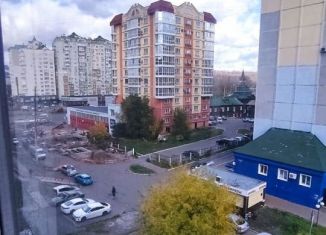 Продаю 3-ком. квартиру, 60 м2, Новокузнецк, улица Грдины, 19