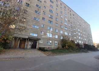 Продается 2-комнатная квартира, 43.3 м2, Екатеринбург, метро Уралмаш, улица Молодёжи, 82