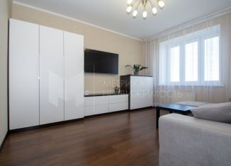 Продается трехкомнатная квартира, 74.3 м2, Тюмень, улица Мельникайте, 2к17