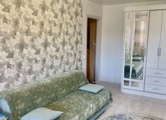 Продам пятикомнатную квартиру, 43 м2, Омск, улица Багратиона, 8