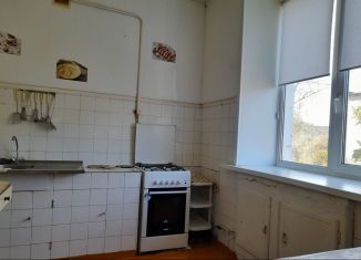 Сдаю 3-ком. квартиру, 70 м2, Тольятти, улица Никонова, 1, Комсомольский район