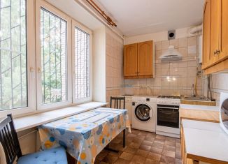 Сдается 3-ком. квартира, 65 м2, Санкт-Петербург, Конный переулок, 1, Петроградский район