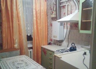 Сдам 2-комнатную квартиру, 42 м2, Вольск, улица Серова, 32