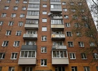 Сдается трехкомнатная квартира, 60 м2, Клин, улица 50 лет Октября, 39