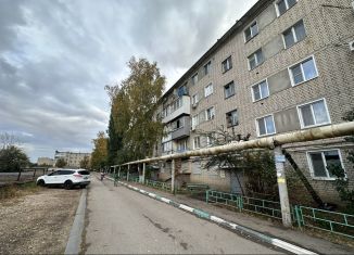 Сдаю в аренду трехкомнатную квартиру, 60 м2, Маркс, проспект Строителей, 12