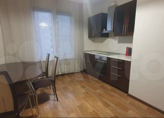 Сдам в аренду 4-ком. квартиру, 100 м2, Санкт-Петербург, Южное шоссе, 55к5, ЖК София