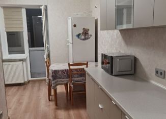 Сдаю в аренду 2-комнатную квартиру, 55 м2, село Дачное, Лесная улица, 1