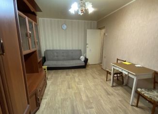 Сдается 2-ком. квартира, 47 м2, Волгоград, Республиканская улица, 24, Дзержинский район