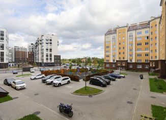 Продается 3-ком. квартира, 85.6 м2, Калининград, улица Александра Невского, 192к2