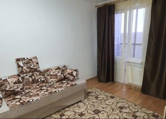 Сдается 1-комнатная квартира, 34 м2, Кировск, улица Кирова, 26