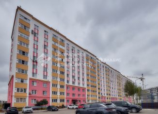 Продаю 3-комнатную квартиру, 76 м2, Рыбное, Крымская улица, 10А