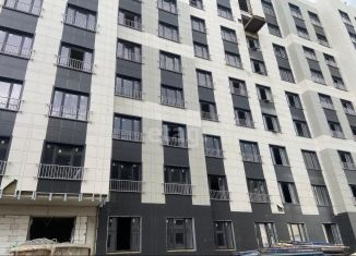 Продаю 3-ком. квартиру, 77 м2, Владикавказ, улица Алихана Гагкаева, 1Б