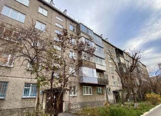 Трехкомнатная квартира на продажу, 61.9 м2, Красноярск, улица 60 лет Октября, 37, Свердловский район