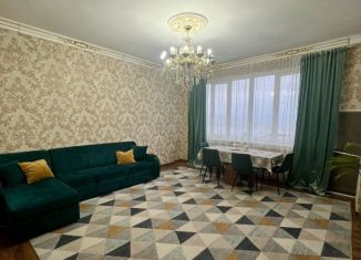 Сдам в аренду 2-ком. квартиру, 58 м2, Дагестан, улица М. Халилова, 32