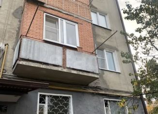 Сдам 1-ком. квартиру, 35 м2, Владикавказ, Весенняя улица, 8к3, 8-й микрорайон