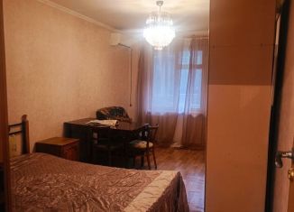 Продается 1-комнатная квартира, 33 м2, Ялта, улица Найденова, 10