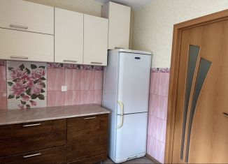 Сдам в аренду 1-ком. квартиру, 36 м2, Лабинск, улица Леонтьева