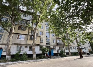 Сдам в аренду 3-комнатную квартиру, 54 м2, Дагестан, улица Хизроева, 17